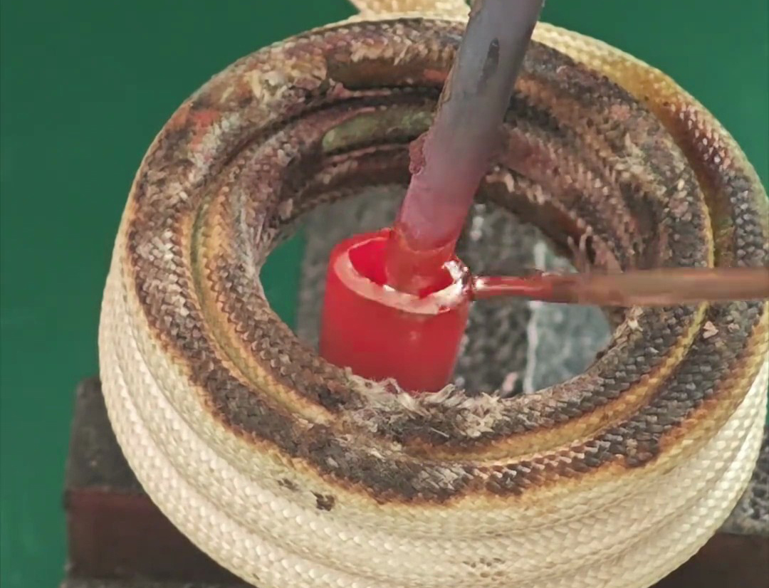 高頻銅管焊接機(jī)對銅管進(jìn)行快速、高效焊接的專業(yè)設(shè)備
